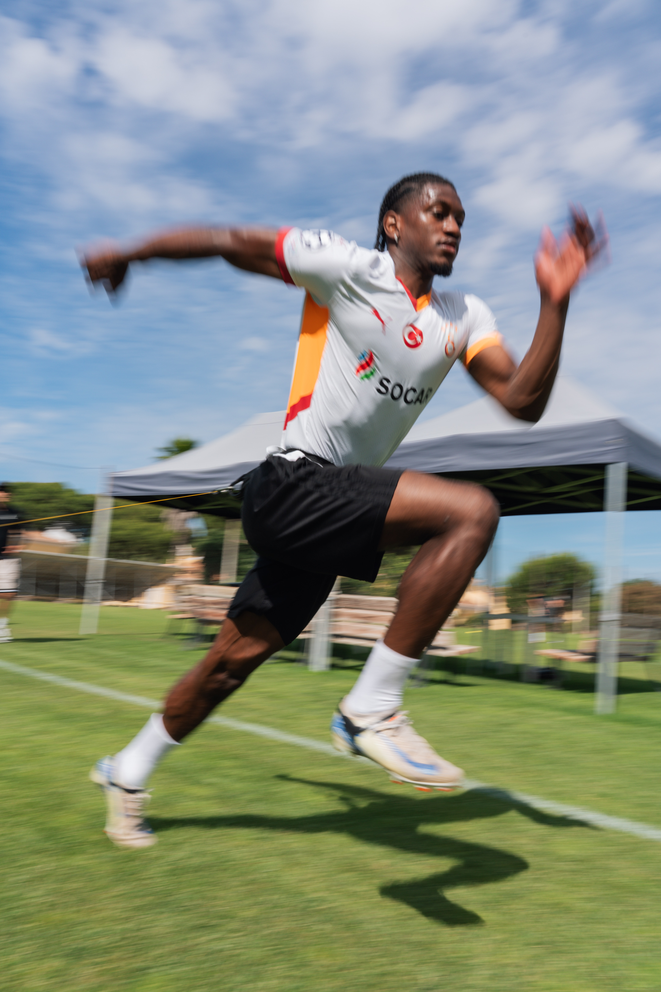 Sprint training on the pitch